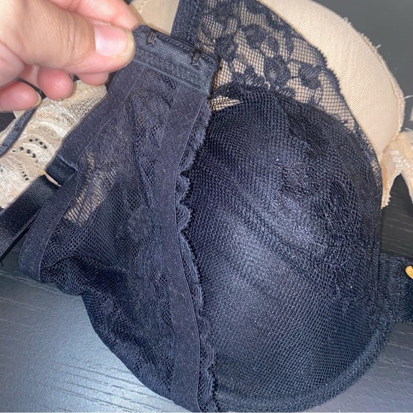 NATORI LACE BRA - bundle of 2 - new without tag
Size 32DD - Picture 2 of 11